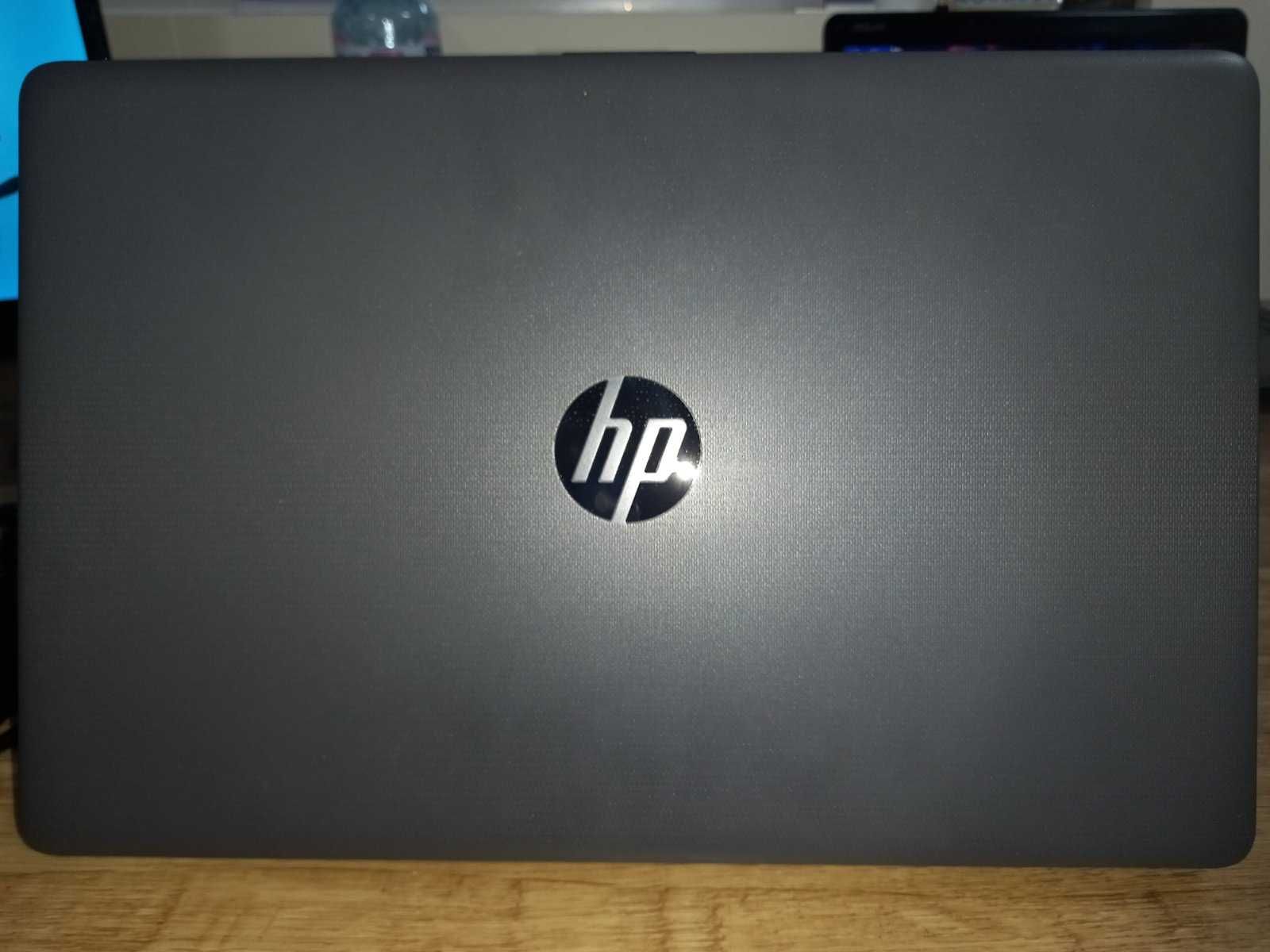 Лаптоп HP 250 G7