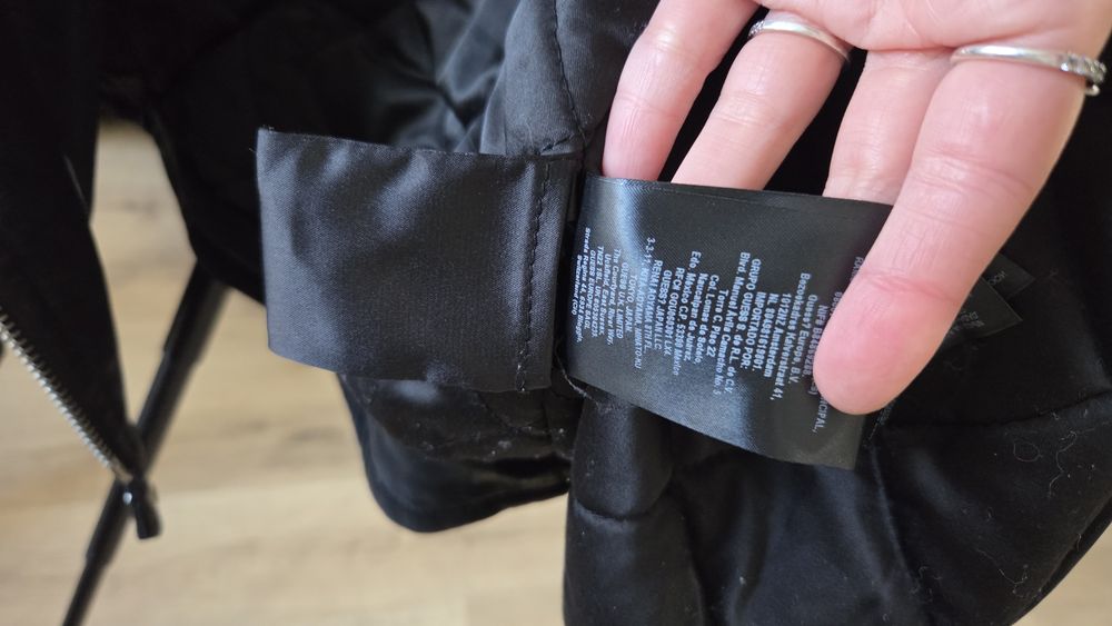 Geaca Guess marimea XS