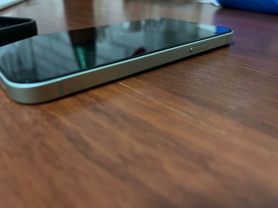 Обменяю айфон 12 …