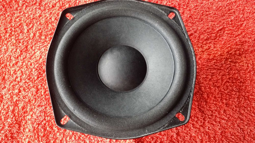 Vînd Schimb Difuzor 14 W Si 4 Ohmi