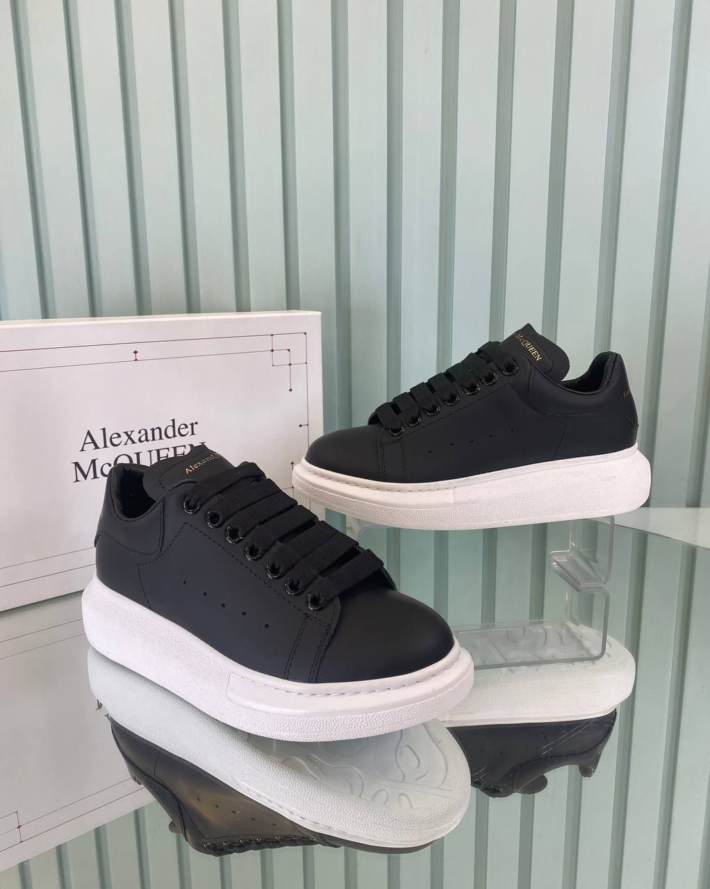 Alexander mcqueen piele Premium