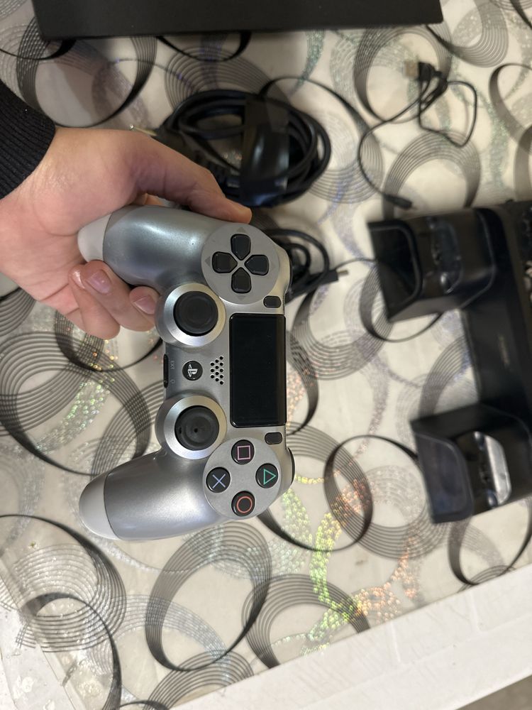 Ps4 pro с 7 игри