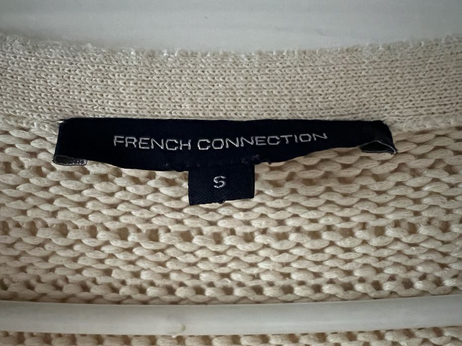 Бежова   жилетка