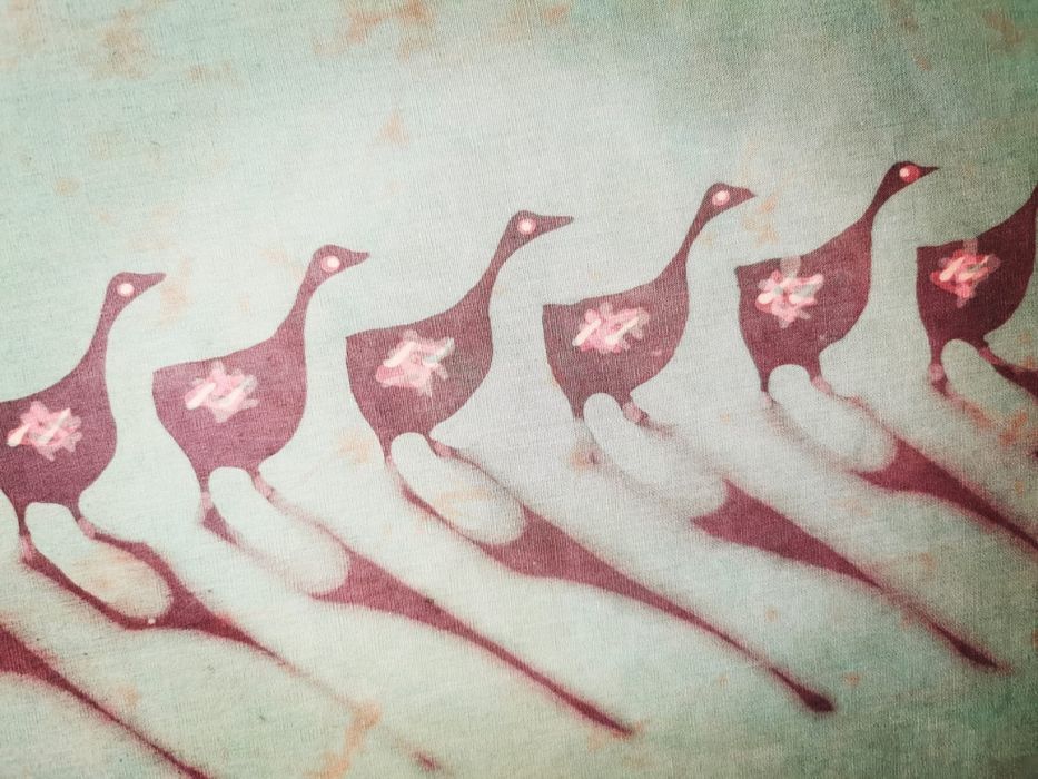 Картина принт печат на коприна подписана и датирана в рамка 1990 г.