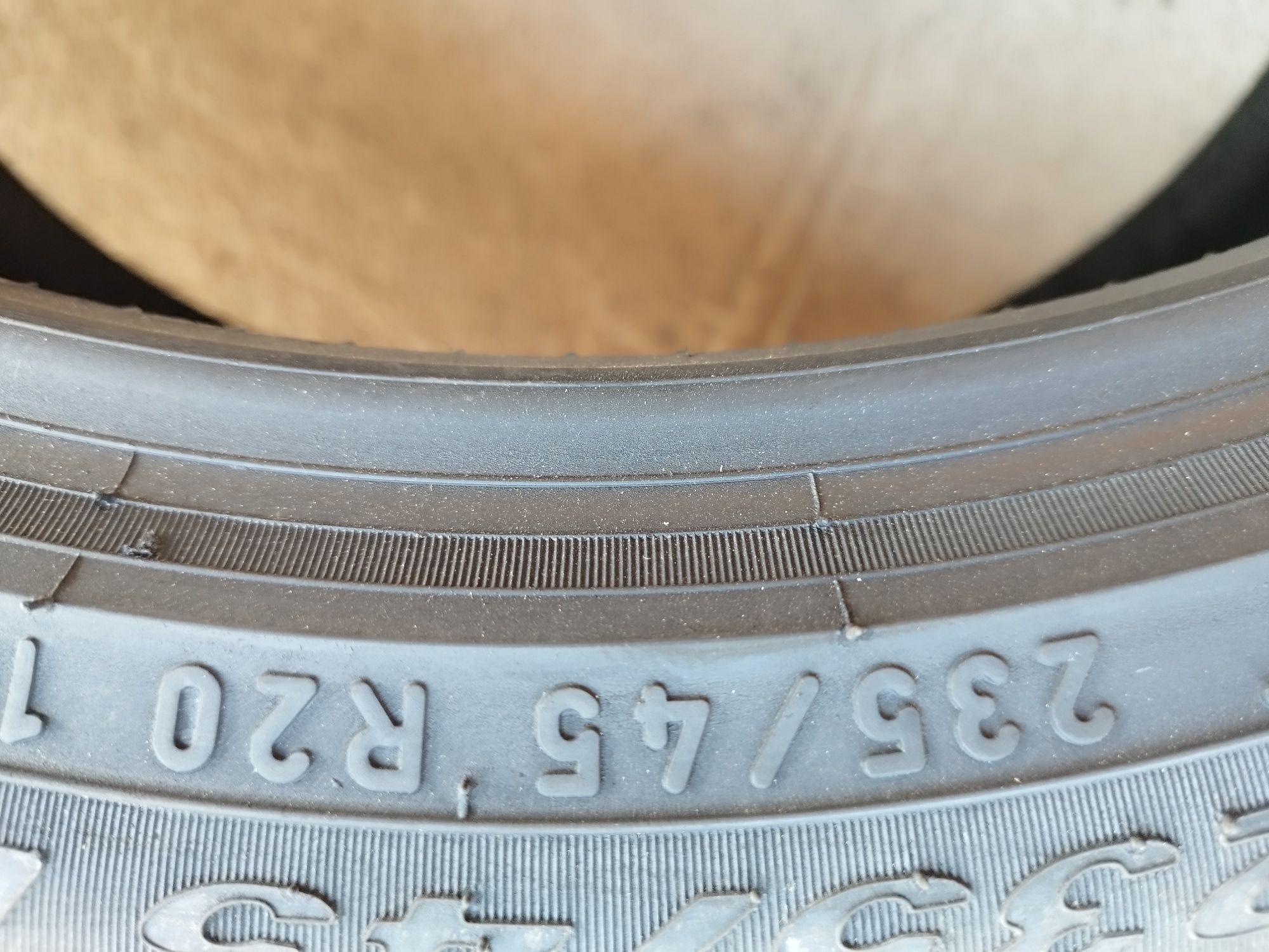 4 anvelope de vară Pirelli fata 235/45/20 spate 255/40/20