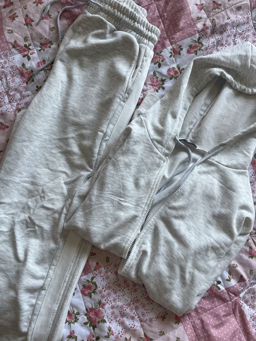 Спортен Комплект в светло сиво