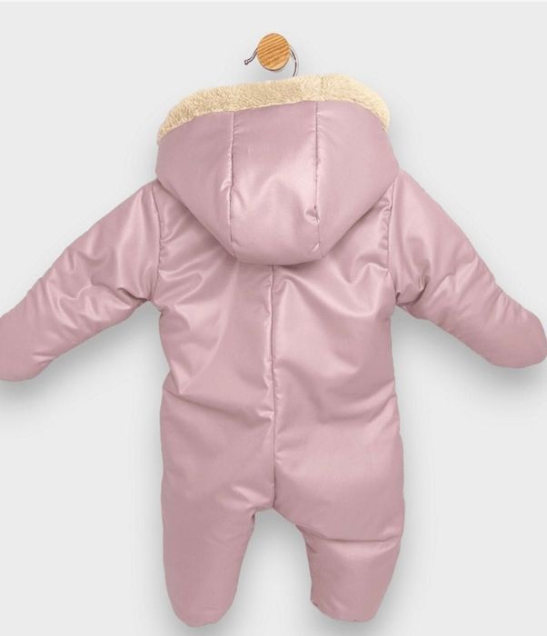 Ново! Бебешки зимен космонавт