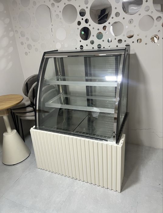 Кондитерский витренный холодильник