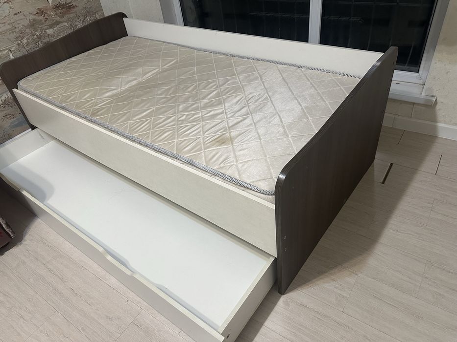 Детская кровать на 2-х детей