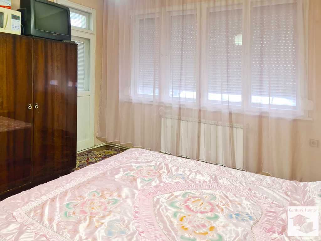 104885 Просторен, апартамент с две спални и таван в кв. Акация