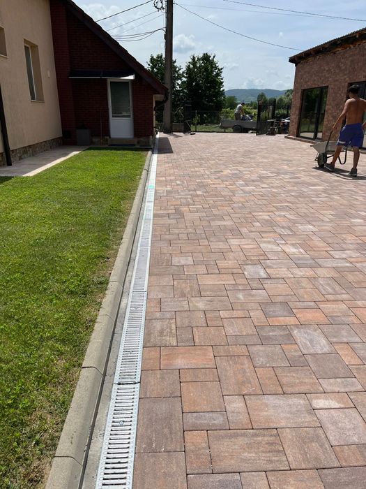 Amenajari curti cu pavaj