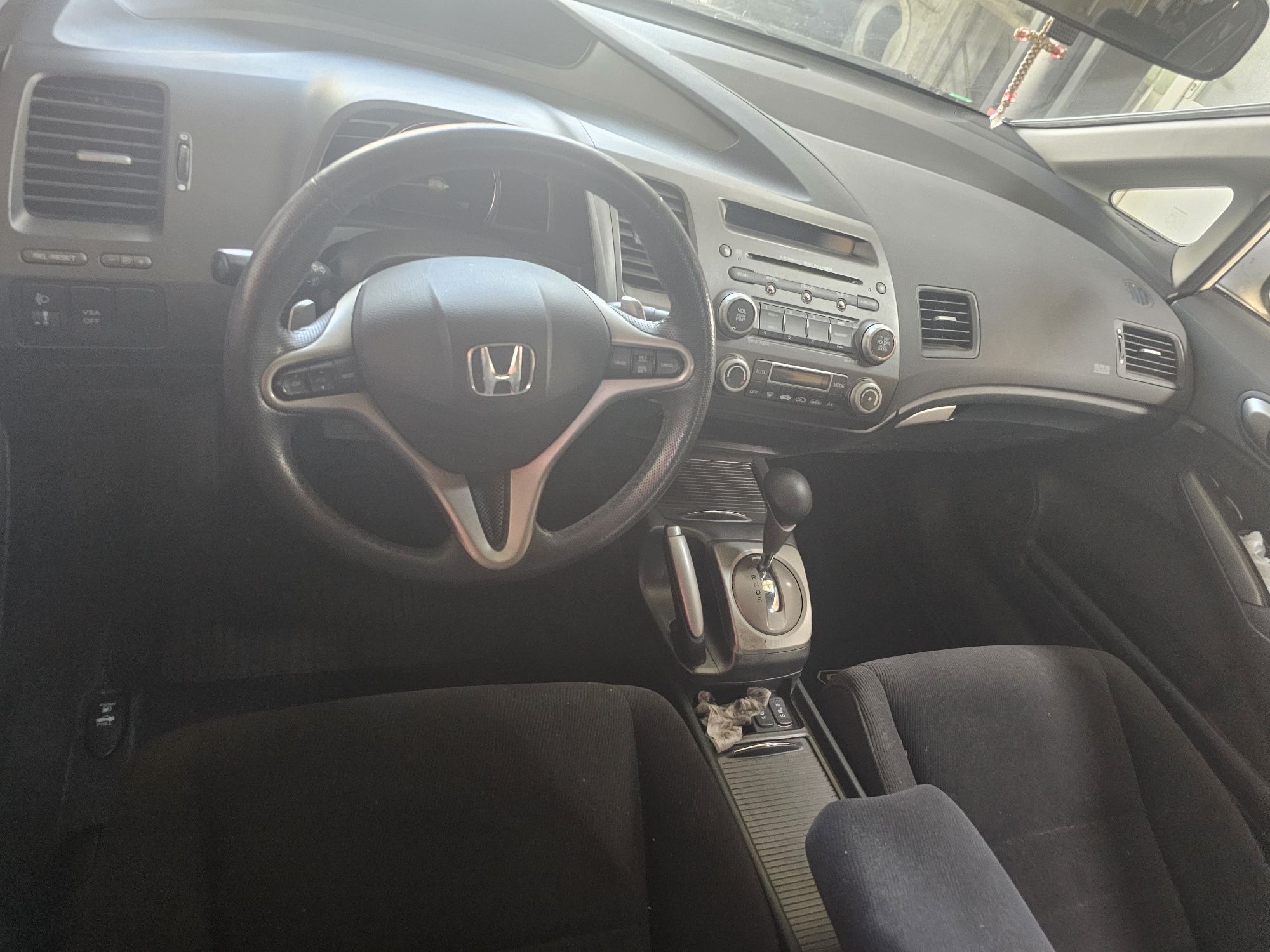 Dezmembrez Honda civic 4Dr 2008