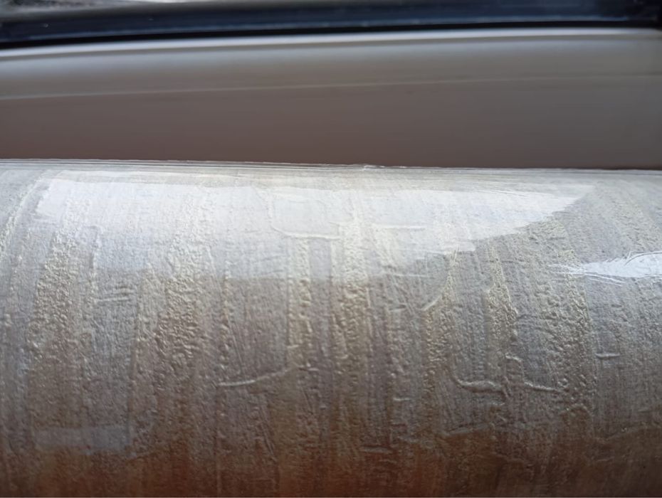 Продам обои 4 рулона метровые