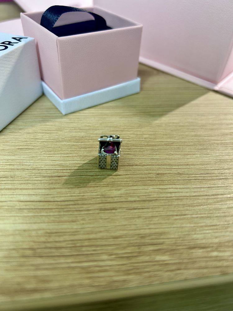 Talisman Pandora cutie cadou
