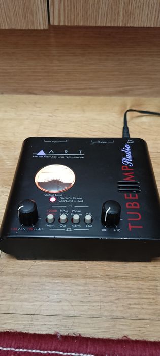 Vând preamplificator microfon cu tub