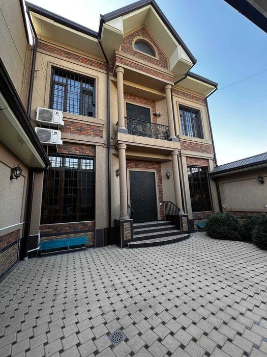 Сдаётся дом на Максим Горького