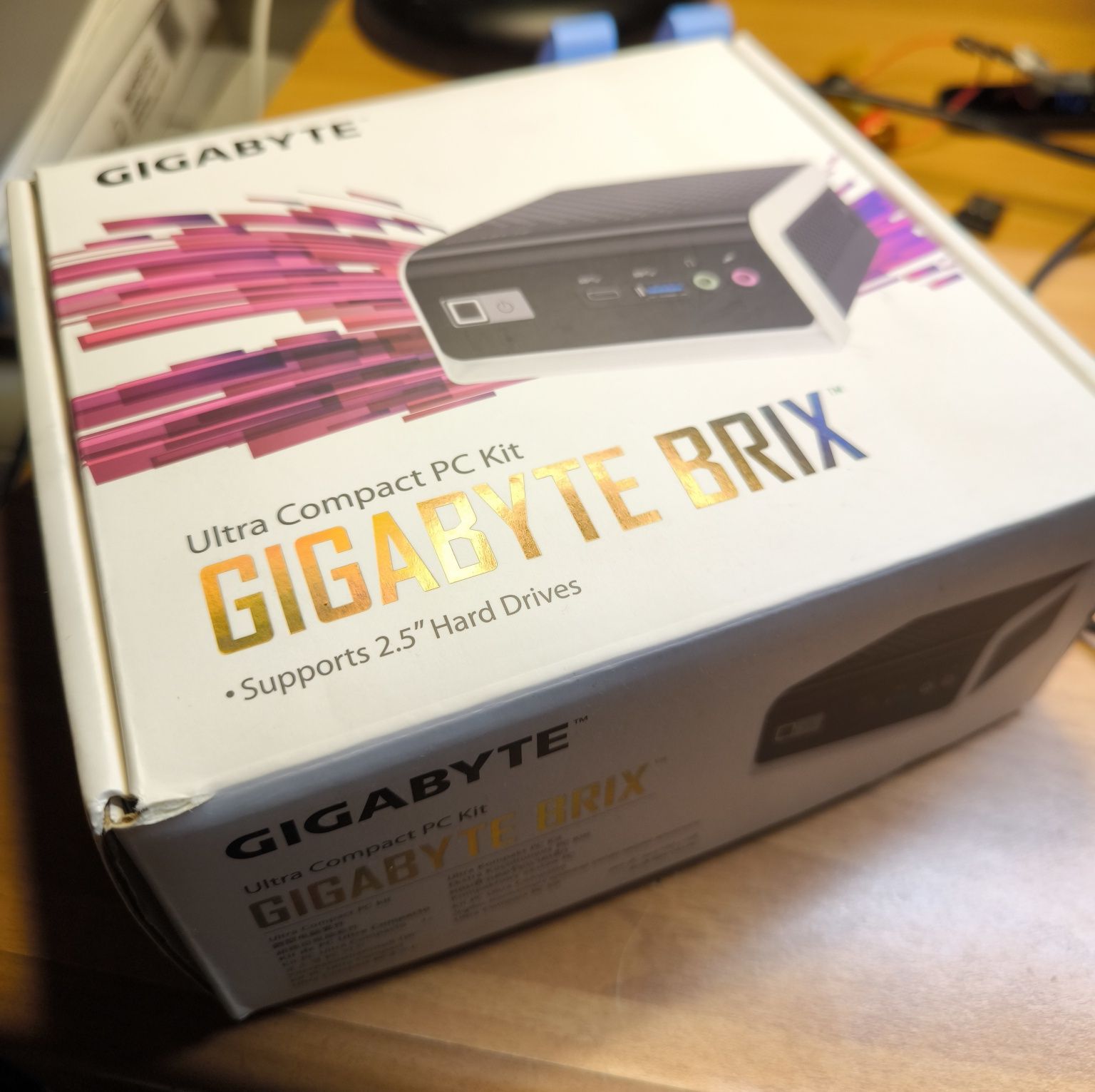 Gigabyte BRIX 4000C 8Gb-Ram 250-SSD