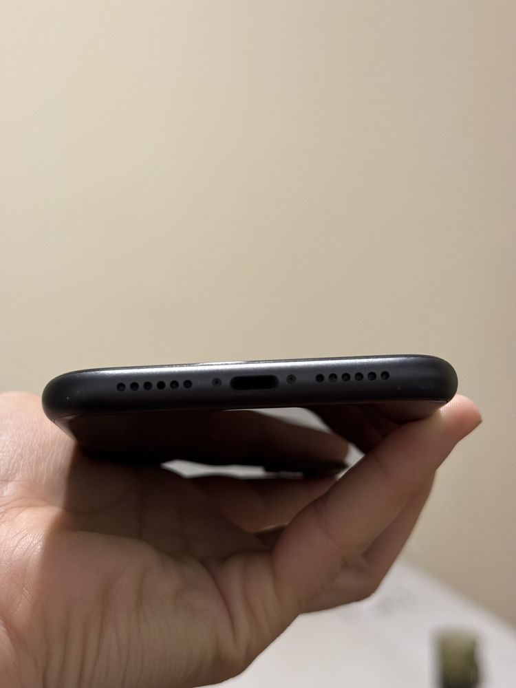 Iphone 11, black