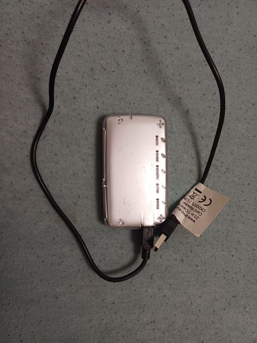 Cititor carduri card reader in stare buna
Este testat