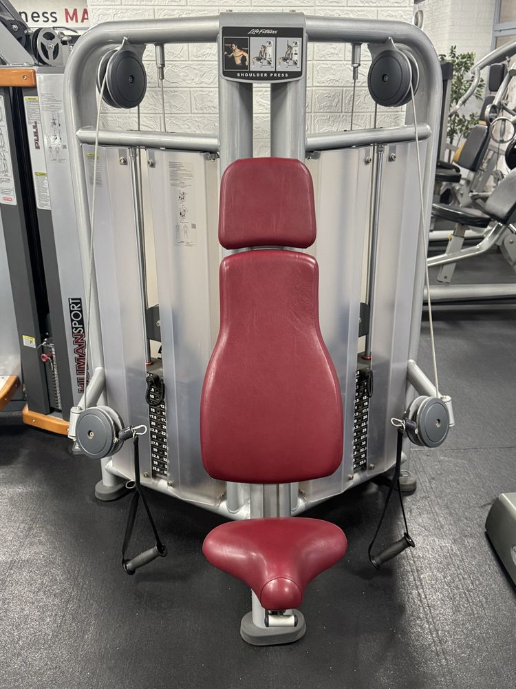 Life fitness shoulder press