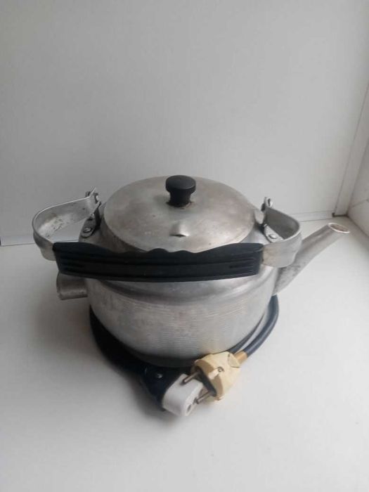 Продам чайник электрический СССР.