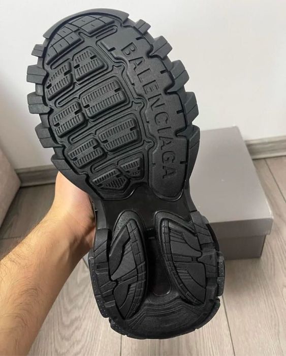 (Mărimi: 43) Balenciaga Track Negru