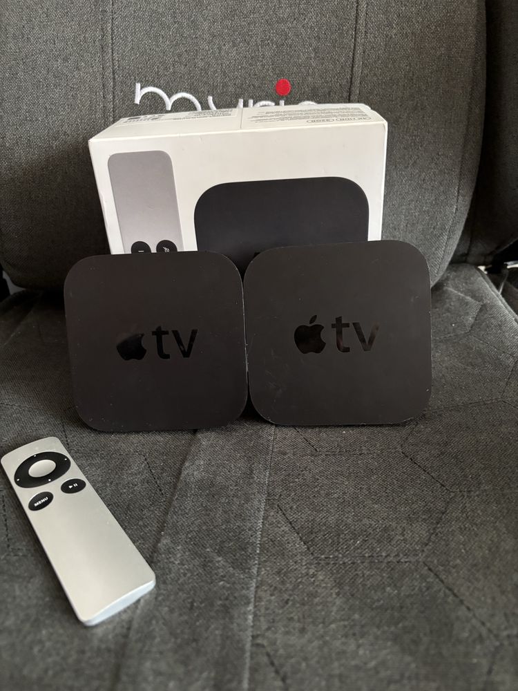Vand 2 Apple Tv uri si o telecomanda