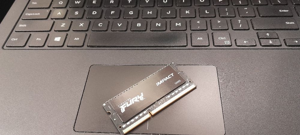 Procesor Intel® Pentium® 3558U
2 M cache, 1,70 GHz