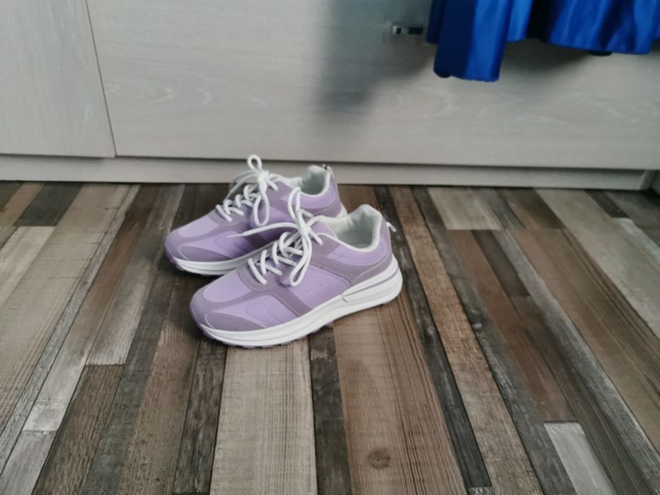 Adidași marime 37