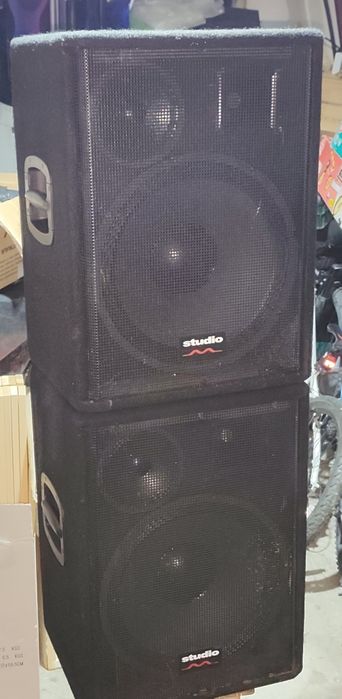 Vând Două Boxe profesionale 3 cai Studio M,1600W peak.