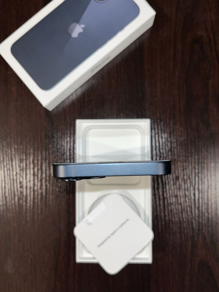 Iphone 13 Перфектен