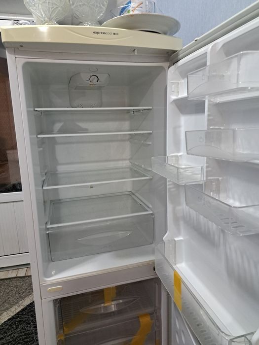 Х о л о д и л ь н и к  LG