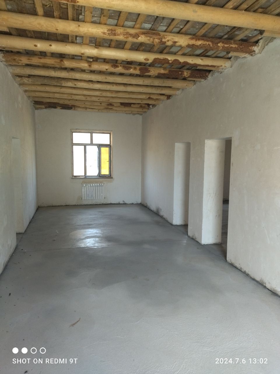Uchaska sotiladi 5 sotx 4 xona oshxona sanuzel 80-90% uyi bitgan