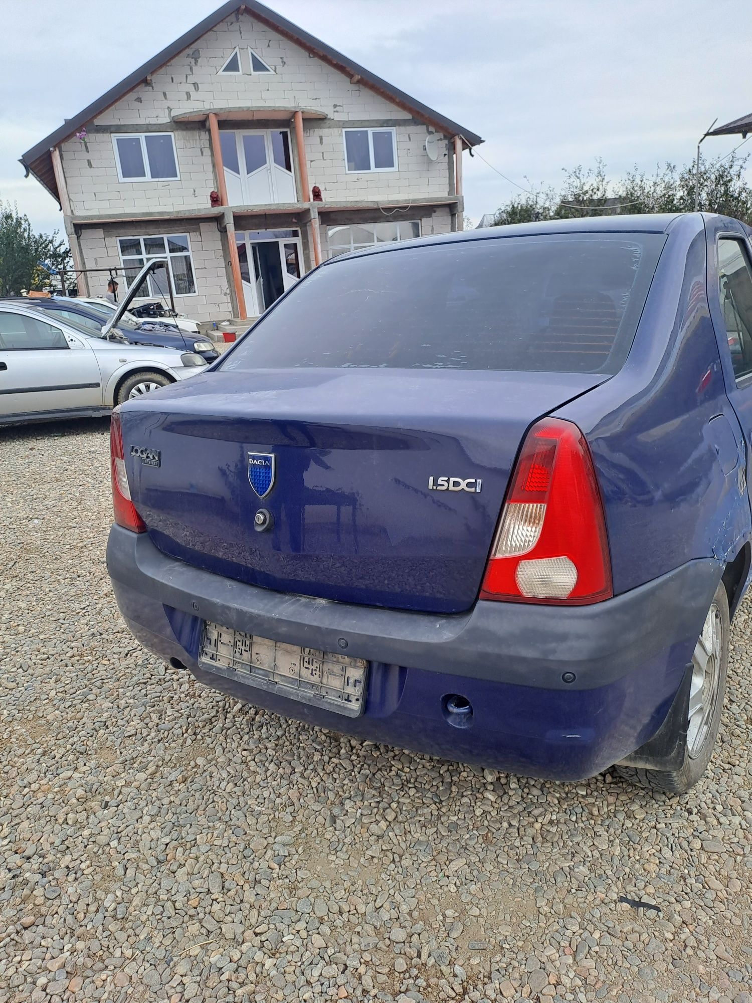 Dezmembrez Dacia Logan 2006 motor 1.5 euro 3 Motorul se da proba
Motor