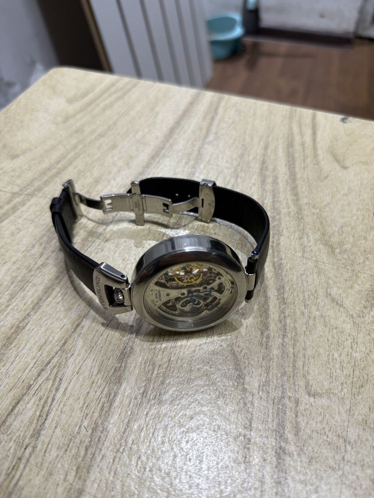 Продам часы: Stühriling automatic, в отличном состоянии !