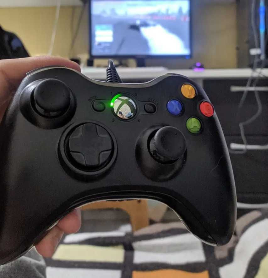 Кабелен геймпад с джойстик за Xbox 360 и компютри