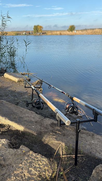 Combo feedere 4.20 mulinete okuma7000 husa senzori buzz bar etc..