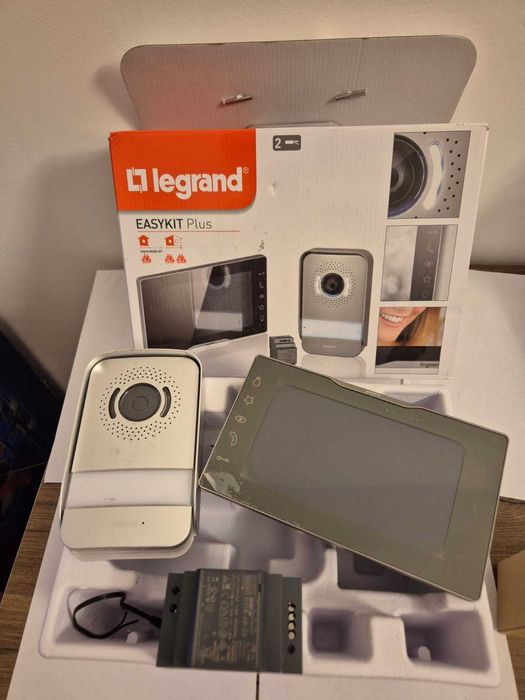 Videointerfon Legrand Easykit Plus 368910 si 368915