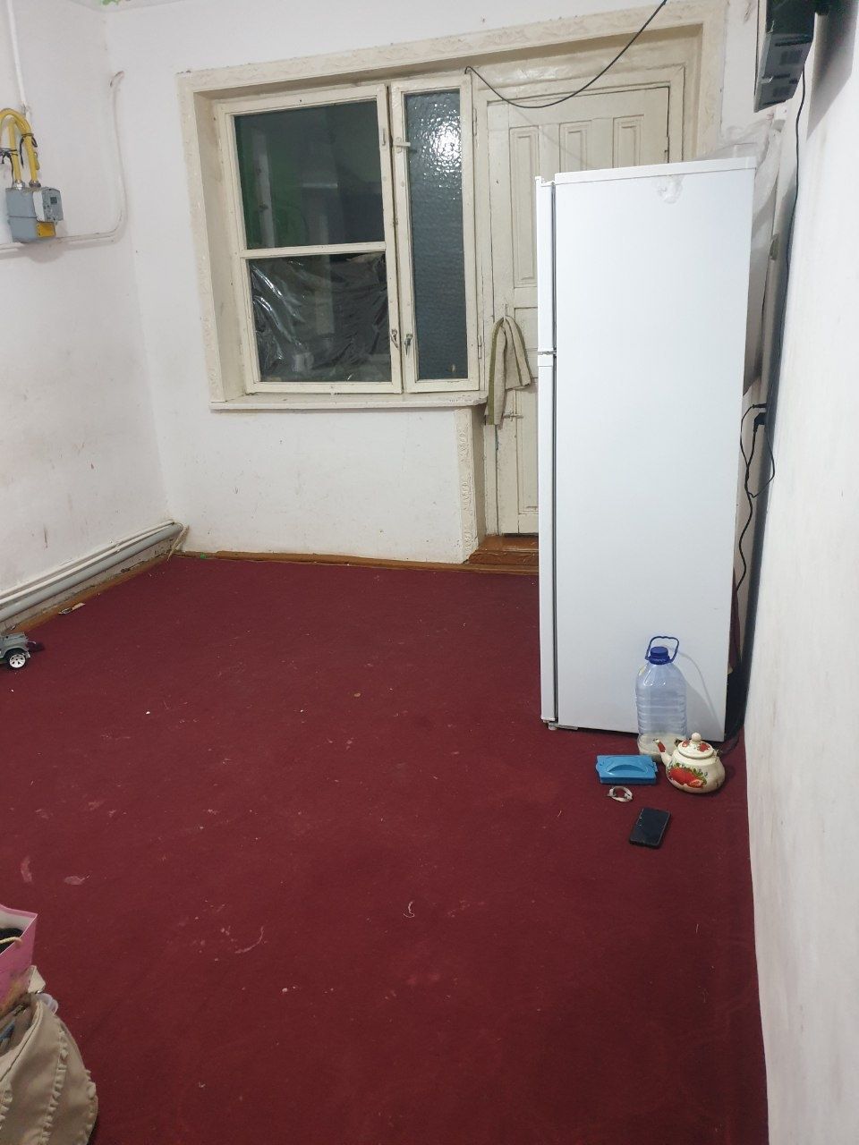 Buxoro shaxar Sharq 1 da 4 etajlik domning 1 etaji sotiladi.