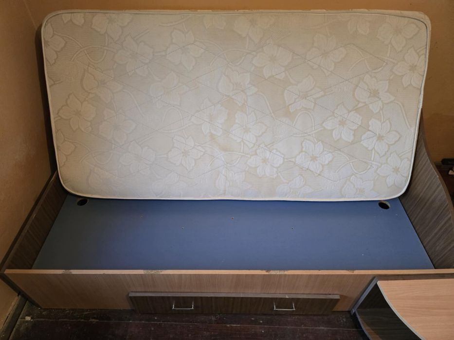 Mobilă dormitor tineret