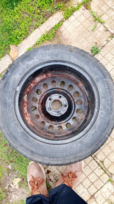 Резервна джанта с гума пирели  за пежо 607