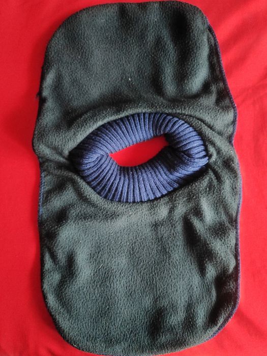 Теплые шапка и манишка на зиму