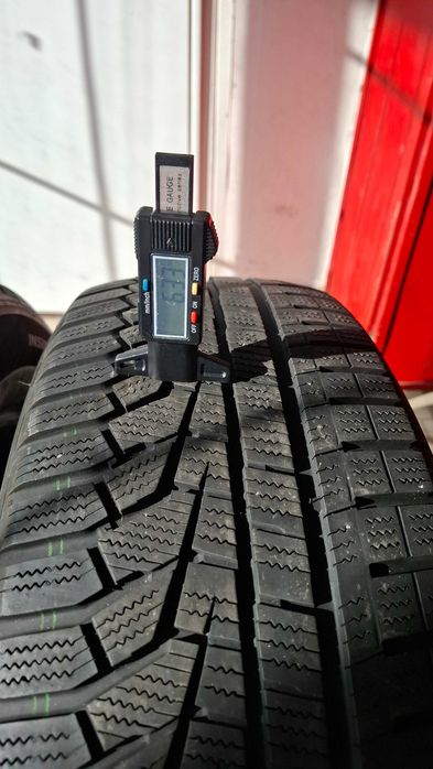 Зимни гуми Hankook 235/65/17 2бр