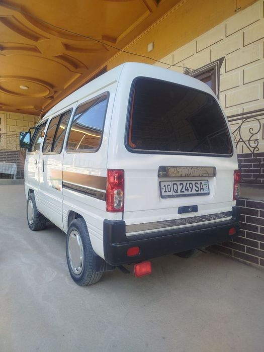 Dams rangi oq kiraska toza