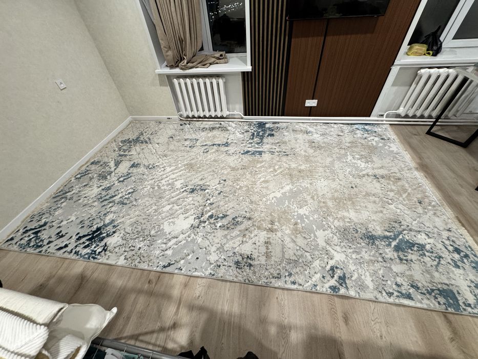 Ковер 2.5*5 турция в отличном состоянии