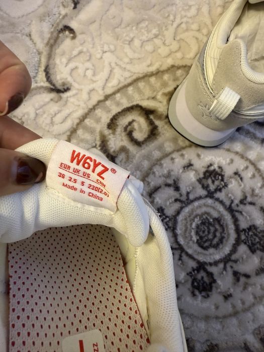 Adidasi just say wizz