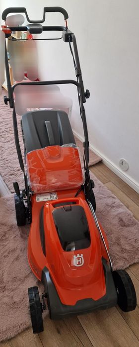 Masina tuns gazon Husqvarna LC 141iV NOUA