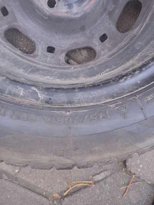 Продавам гуми с джанти  14