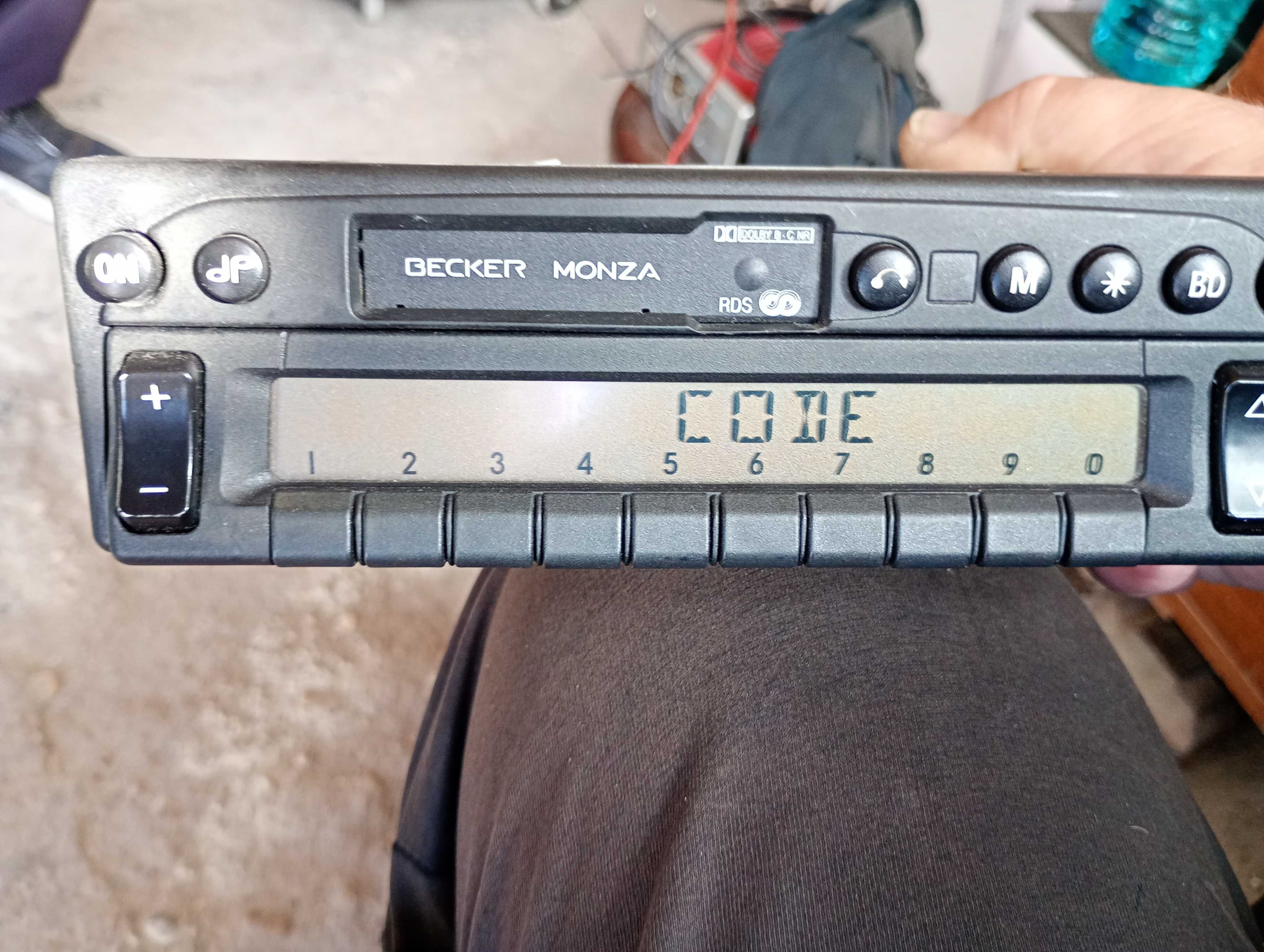 Becker Be-2130 радио касетофон за кола Mercedes