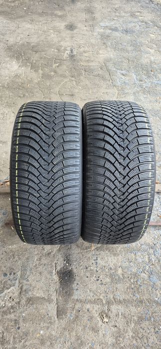 2 anvelope iarna runflat ca si noi Falken 275/35/21.Pretul este pe buc
